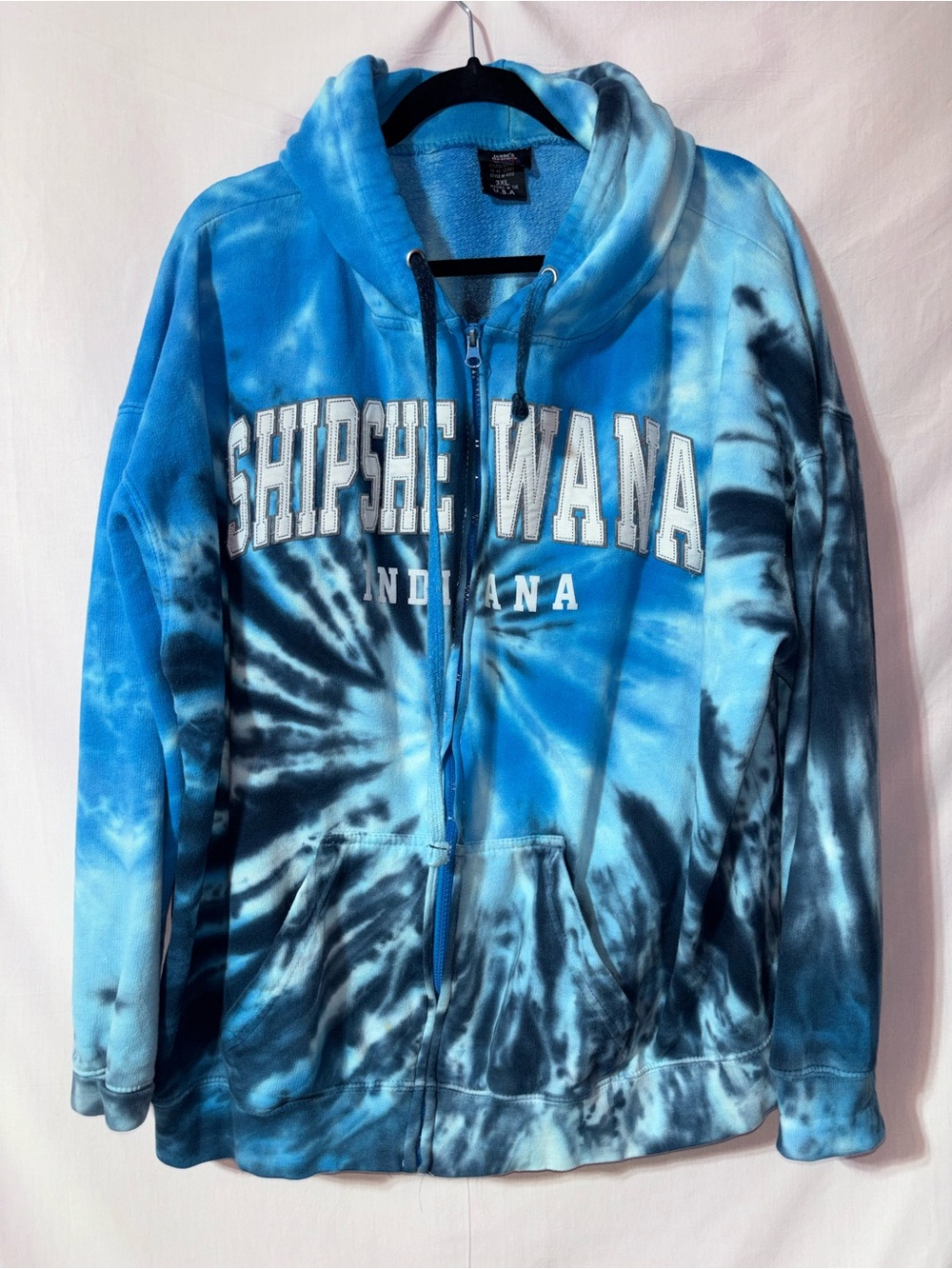 Womenโs Shiphewana Indiana Blue Tie-Dye Zip Hoodie